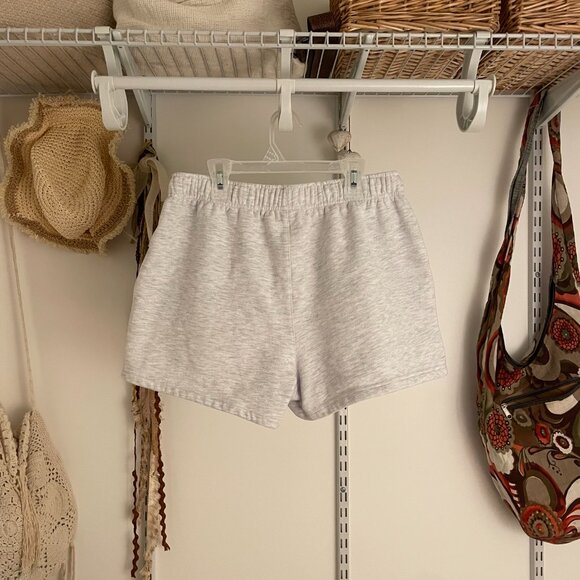 Body Baggy Sweatshorts - Picture 3 of 4